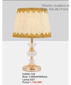 den-de-ban-trang-tri-722